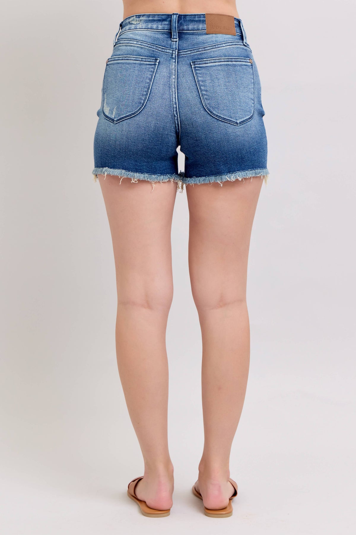 Judy Blue Jeans- V-Front Shorts w Shield Pockets