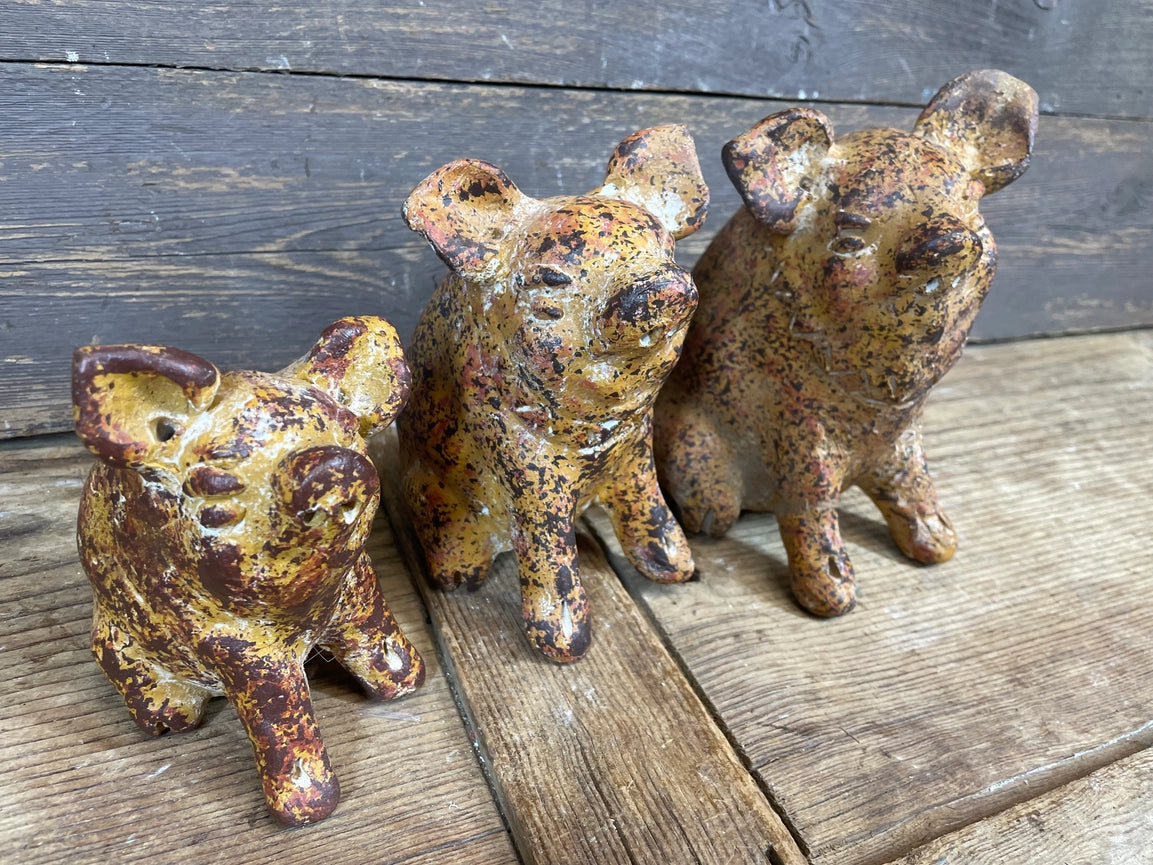 Handmade Set of three pigs