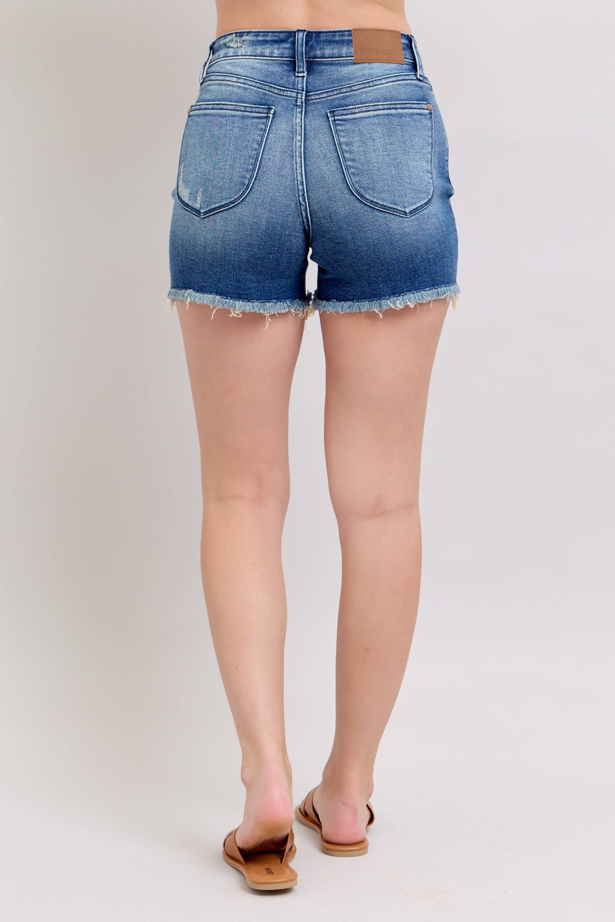 Judy Blue Jeans- V-Front Shorts w Shield Pockets