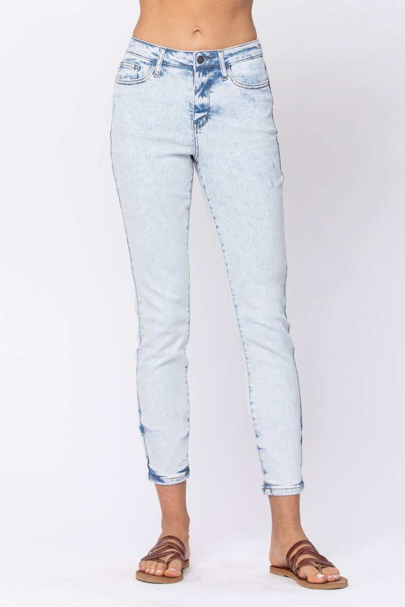 HI-RISE SLIM FIT ULTRA LIGHT ACID WASH