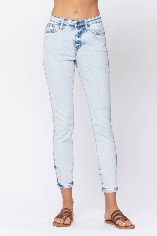 HI-RISE SLIM FIT ULTRA LIGHT ACID WASH