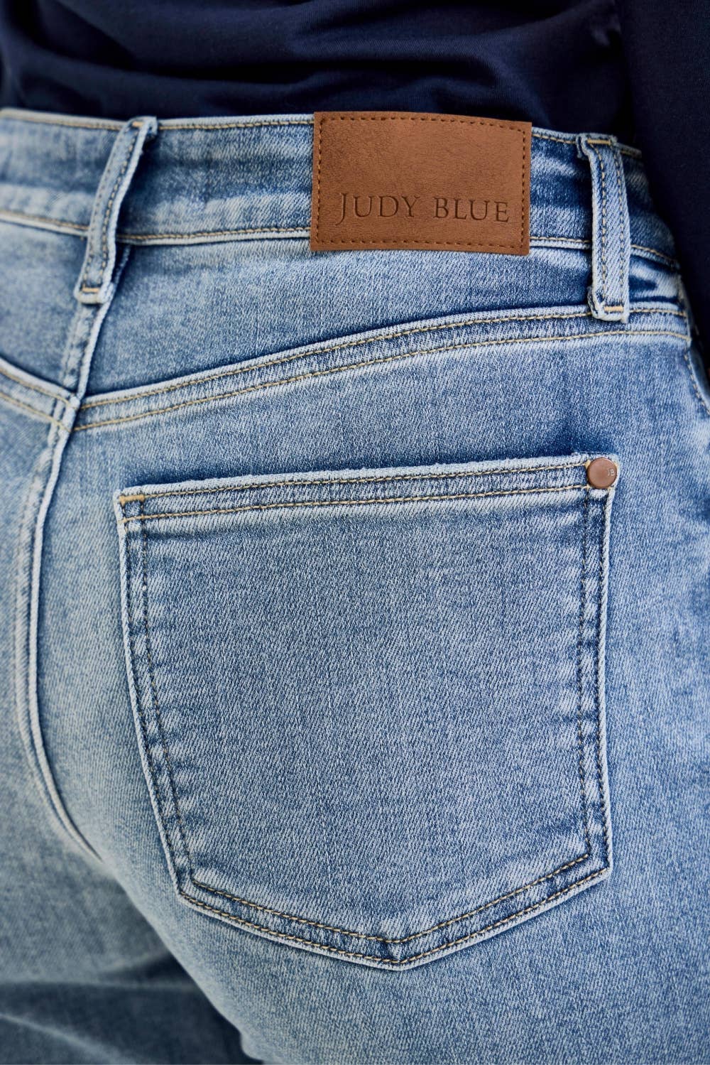 Judy Blue Jeans- MR "BILLIE" Boyfriend LT Light Iced Indigo