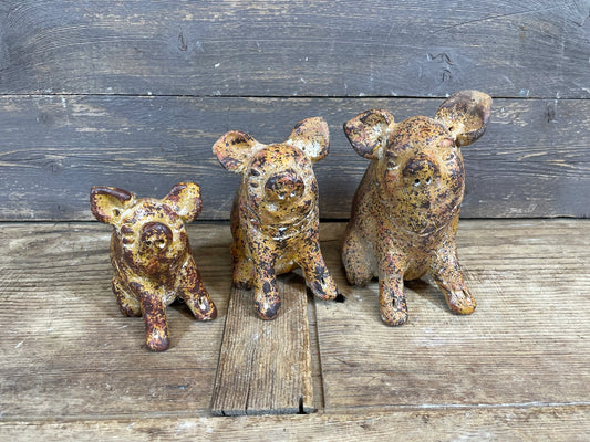 Handmade Set of three pigs